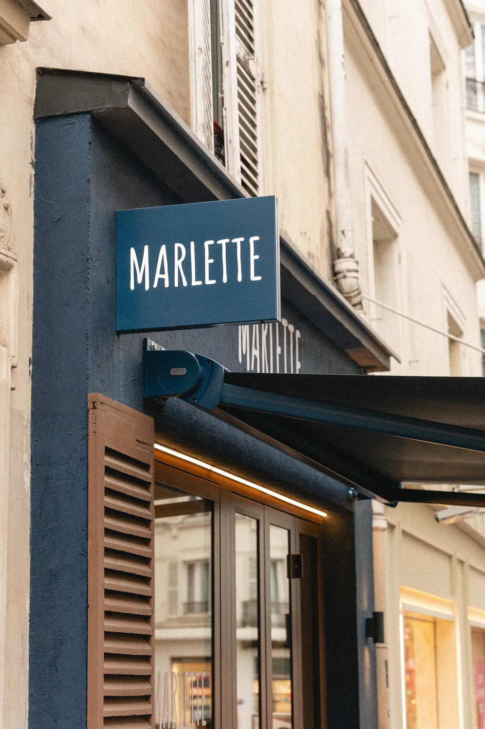 Enseigne Marlette du coffee shop parisien rue des Abbesses à Montmartre