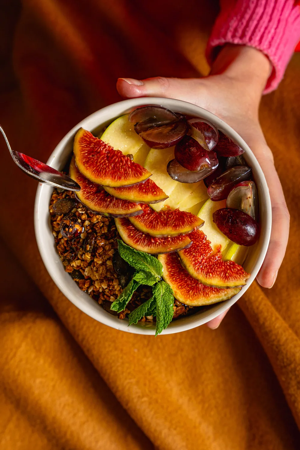 Marlette generous bowl with fresh fig, homemade granola and fruit, served at Pigalle